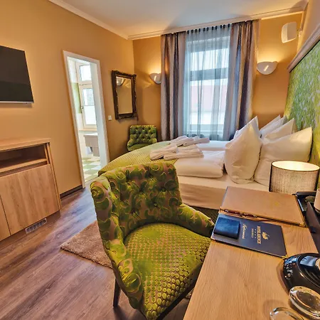 ホテル Spree In Der Altstadt リュベナウ