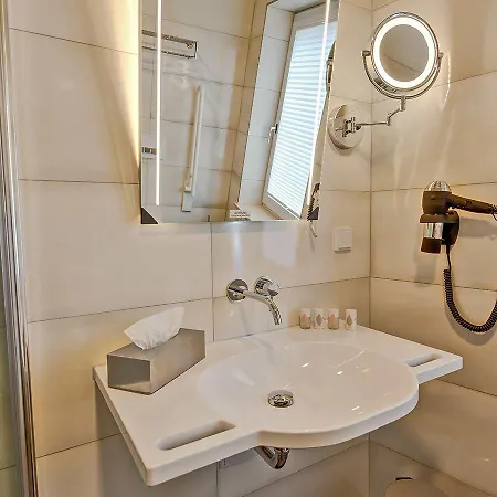 ホテル Spree In Der Altstadt リュベナウ